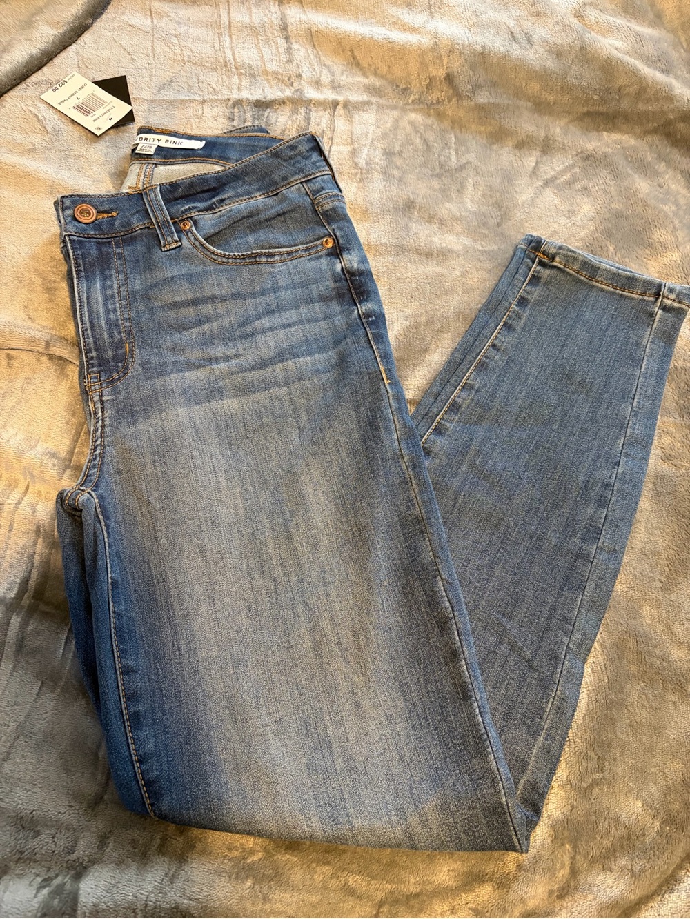 NWT Blue Mid-Rise curvy skinny Jeans retail $32